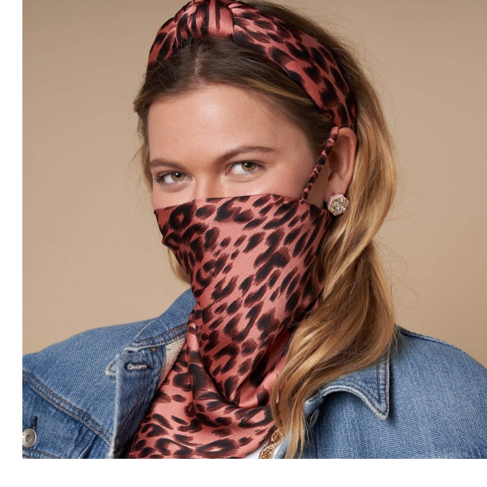 LELE SADOUGHI NWT AUTHENTIC BLUSH LEOPARD SILK BANDANA SCARF MASK.